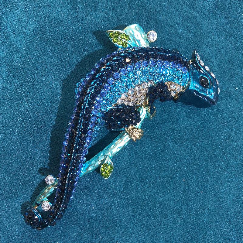 SKEDS Classic Women Men Vintage Crystal Lizard Badges Brooch Fashion Baroque Boutique Shining Pin For Ladies's Clothing Coat
