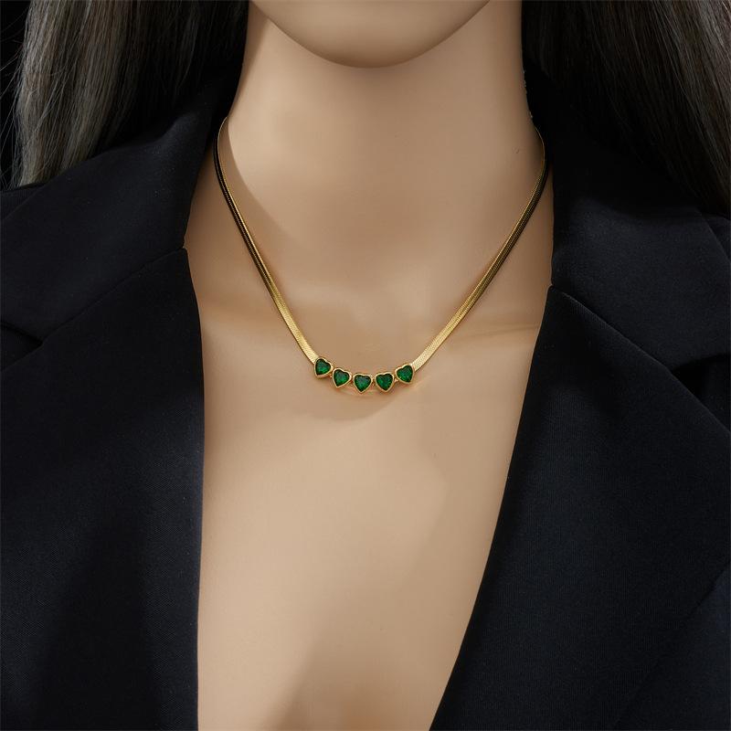 18K Goldplattiertes Grünes Herz Fischgrät-Halskette, Zarter Smaragd-Herz-Choker für Damen, Trendiger Schmuck