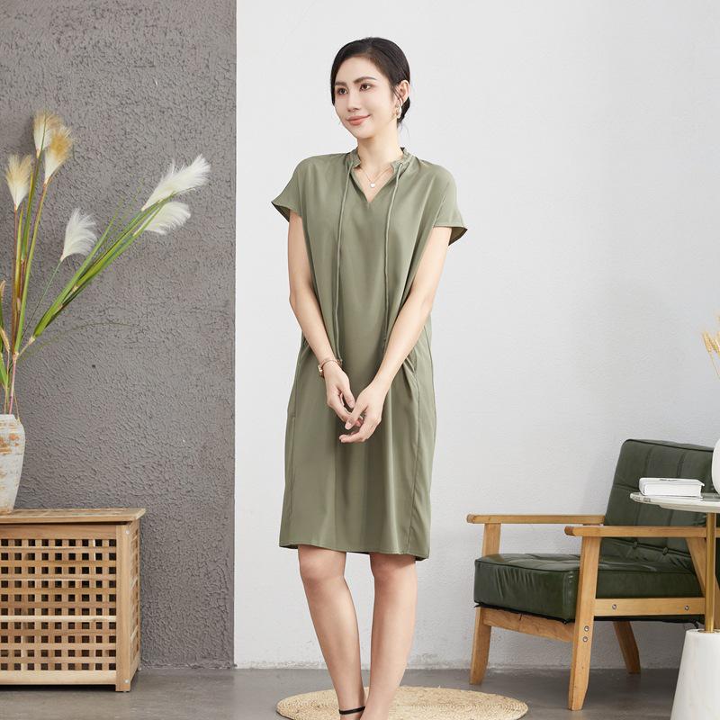 2025 Summer Women's Mulberry Silk Satin Dress: Loose-Fit Raglan Sleeve Midi