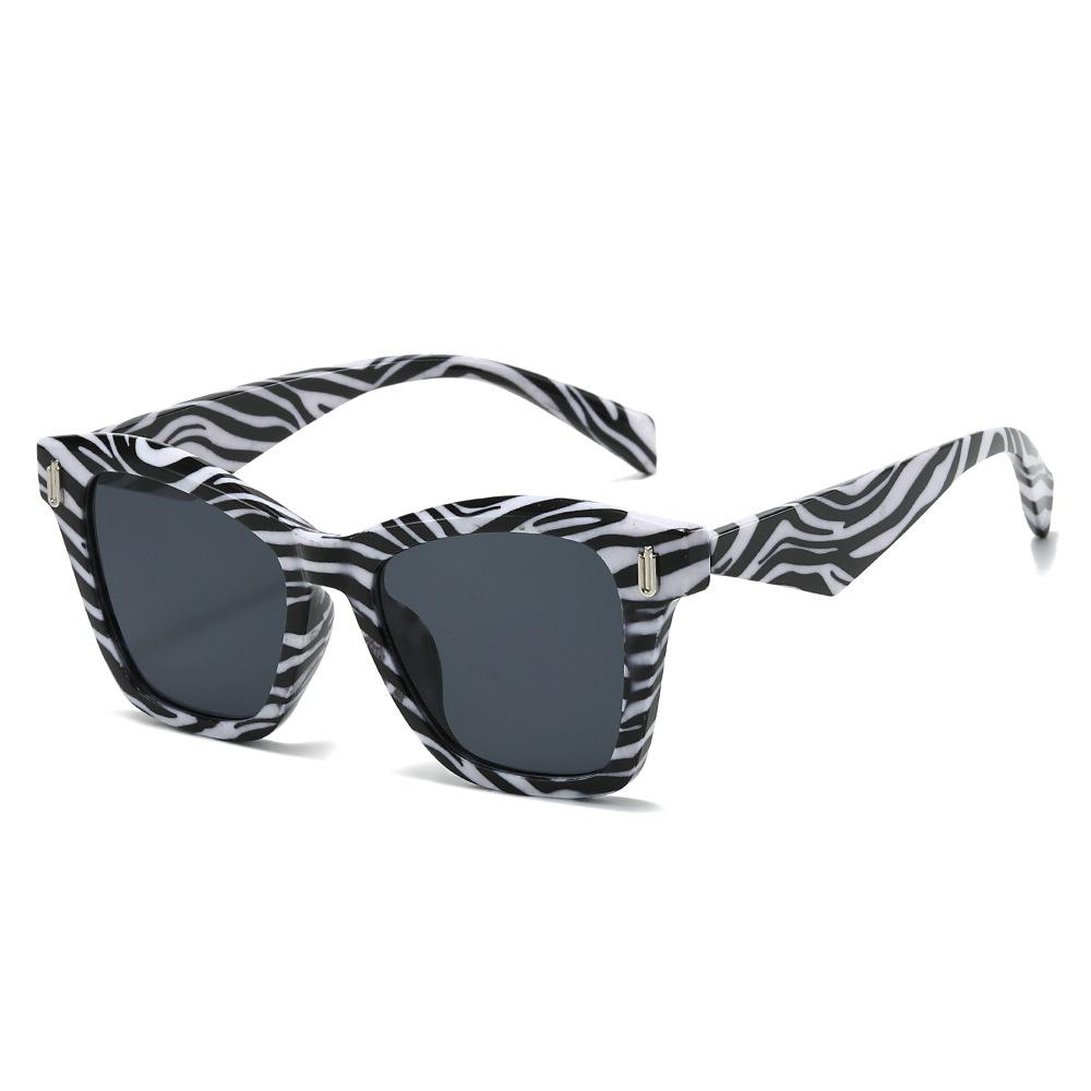 

Latest Square Sunglasses for Women Fashion Classic Vintage Sun Eyeglasses Female Shades UV400 Men Luxurious Brand as picture
