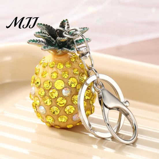 Anti-oxidation Key Pendant Keychain Sparkling Rhinestones Inlaid Three-Dimensional Pineapple Keyring Design Chain Lightweight Car Bag Accessory
