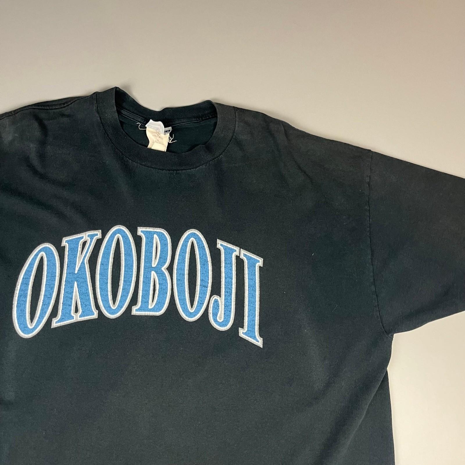 VTG Jerzees T-Shirt Mens XL Black Okoboji Graphic Short Sleeve Cotton College Unisex T-Shirt XXXXL