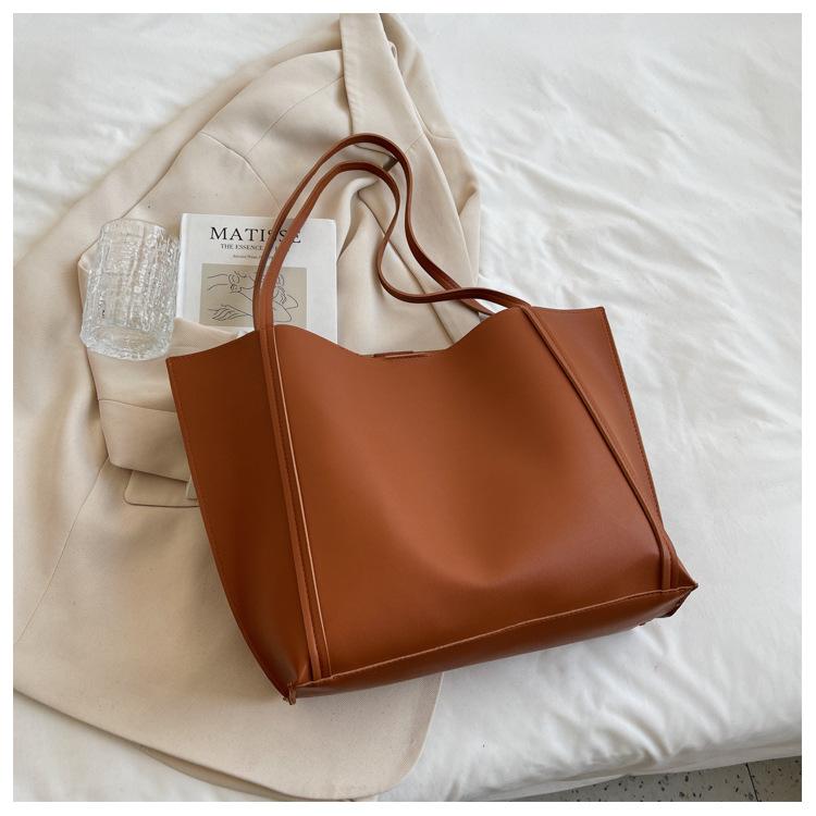 

Retro Large Capacity Composite Shoulder Bags For Women PU Leather Magnetic Buckle Bag Female Fashion Versatile Solid Handbags (30cm<Max Length<50cm)