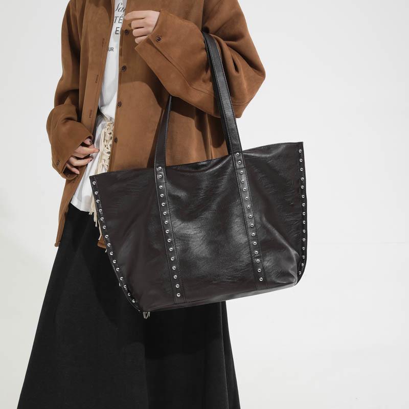Popular Large-capacity Bag, Retro Rivet Tote Bag, Fashionable Single-shoulder Underarm Bag