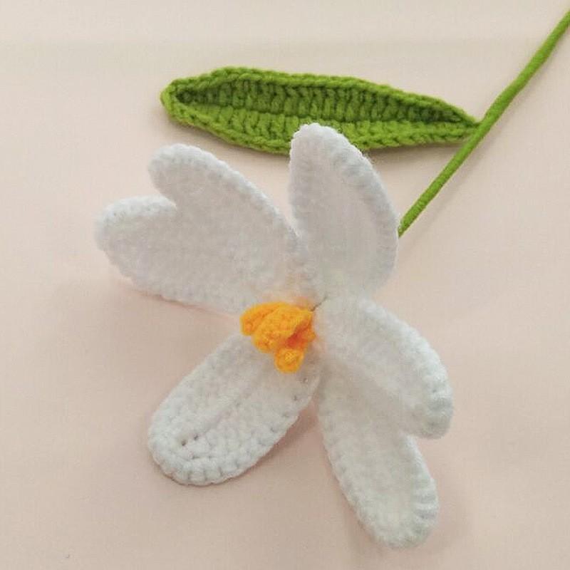 Single Finished Yarn Flower Hook Weaving Blooming Tulip Branches Warm and Heartwarming Christmas Gift Finished Bouquet