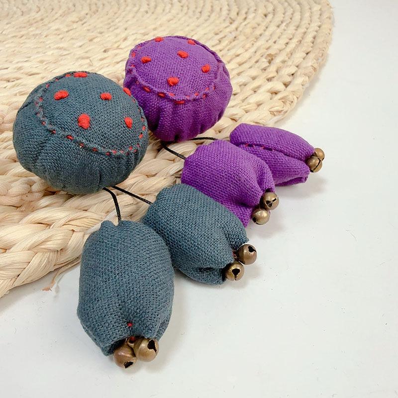 Dreieckstuch aus Seide im Retro-Stil – schmales Hals-Accessoire für Damen im Sommer