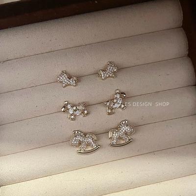 New Year's Zodiac Cubic Zirconia Horse Stud Earrings – Luxurious, Fashionable, and Versatile Ear Jewelry.