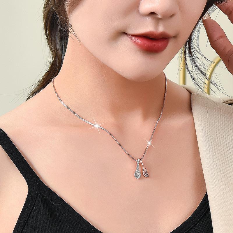 Elegant Halsband i Titanstål för Kvinnor med Roséguld och Platina Låsande Kedjedesign