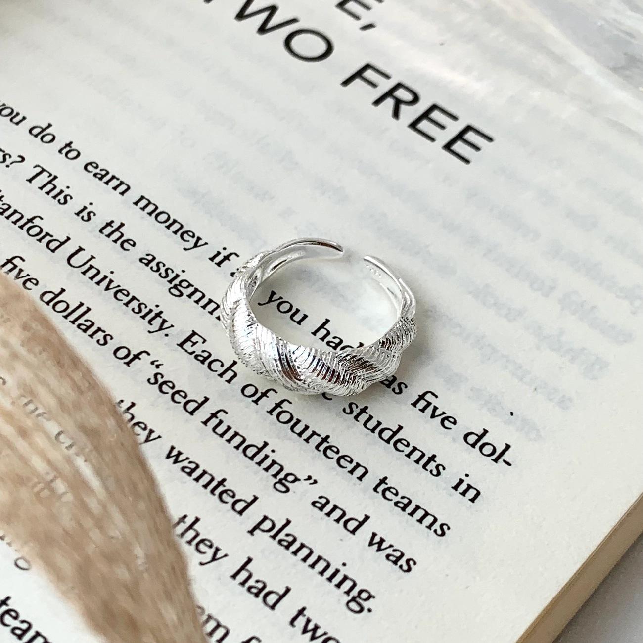 Versatile Niche Design Twist Chain Open Finger Ring for Women Adjustable Open Ring