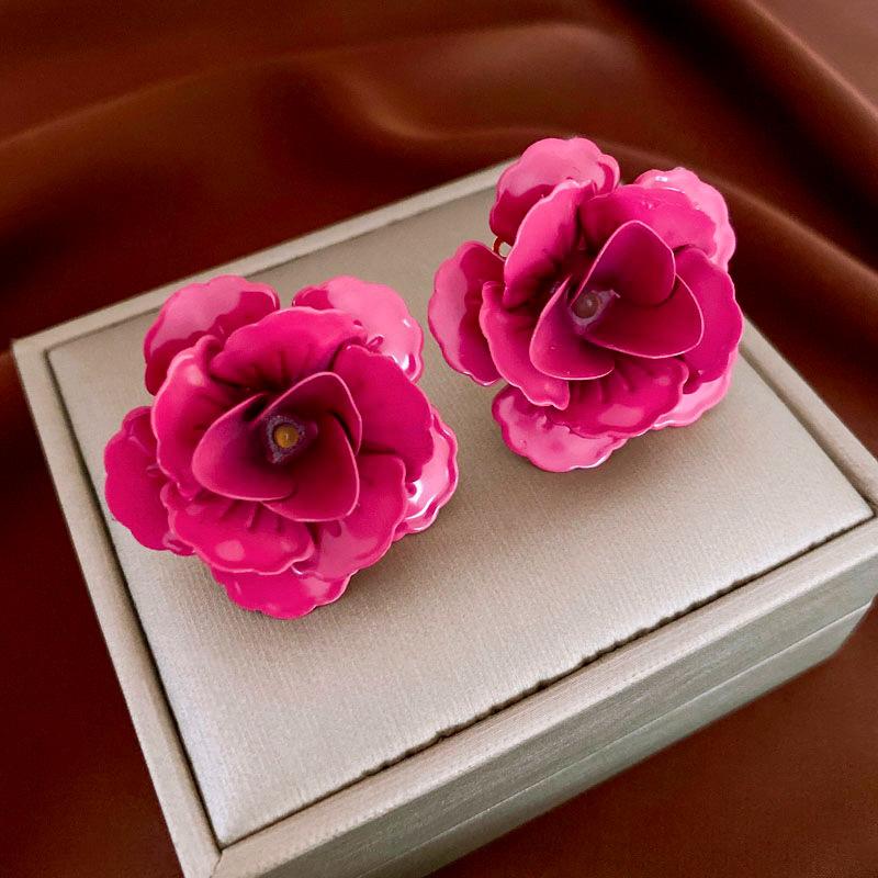 Sweet three-dimensional flower petals silver needle stud earrings