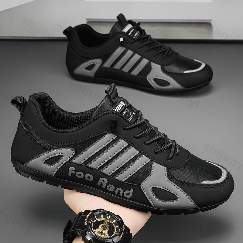 Sneakers Bianchi da Uomo 2026 Primavera Autunno Nuova Moda Antiscivolo Scarpe Sportive da Corsa Leggere Comode da Esterno Casual Piatte