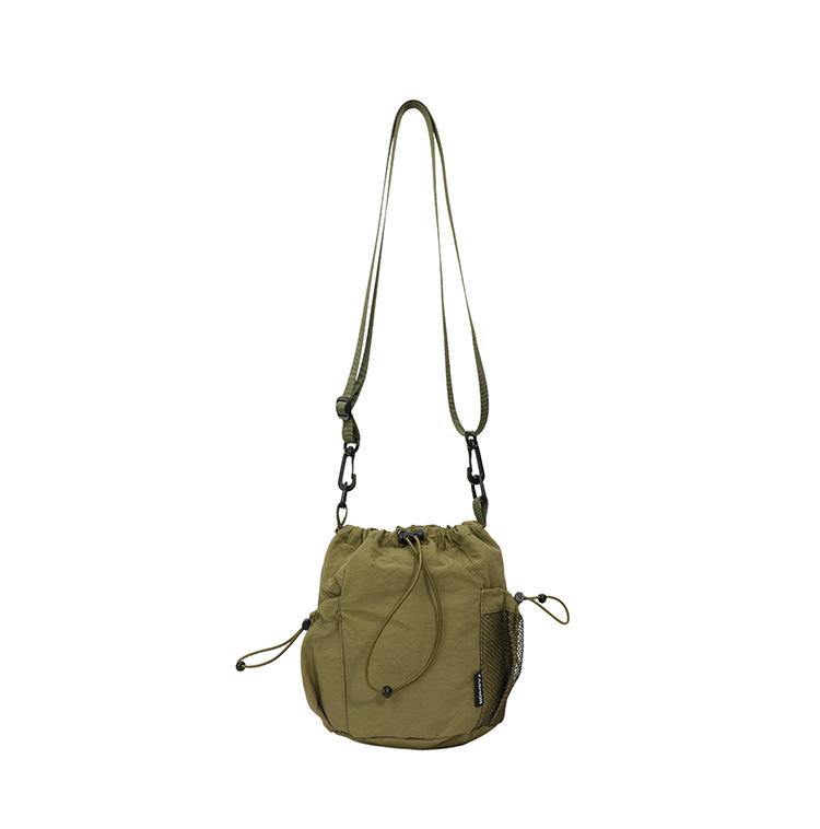Japanese ins style niche design sense drawstring bucket outdoor sports leisure fashion versatile nylon messenger bag