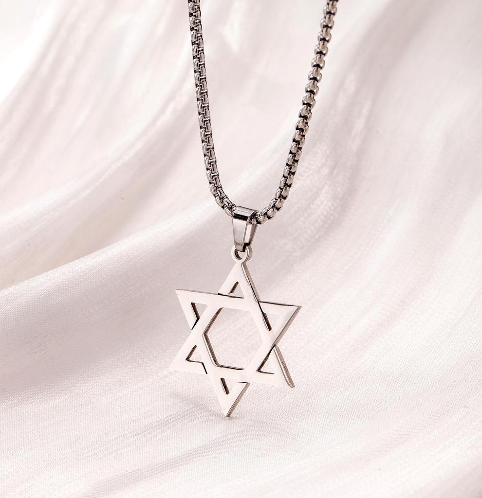 Trendy Titanium Steel Necklace: Unisex Stainless Steel Hollow Star Pendant, Long Chain