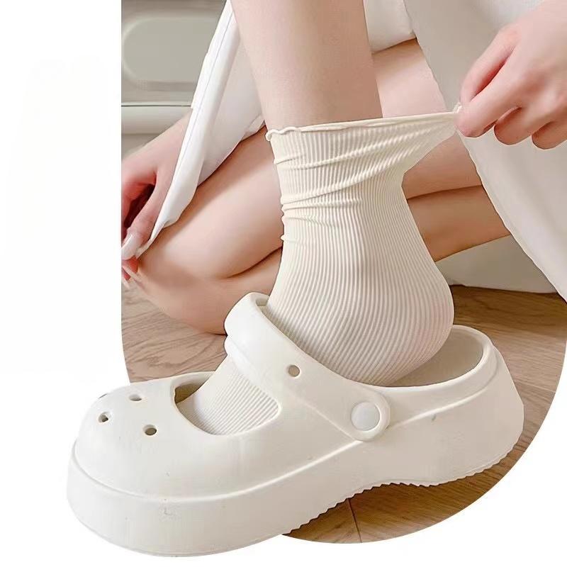 Cotton Breathable Women Socks Harajuku Retro Streetwear Solid Black White Socks Women Japanese Kawaii Cute Frily Ruffle Socks