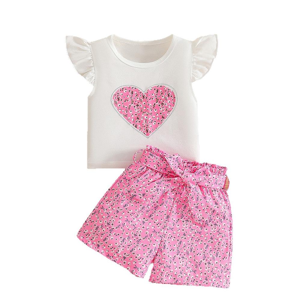 Sweet Summer Girls' Set: Fashionable White Short-Sleeve Blouse with Flared Sleeves, Heart-Patterned Patchwork Floral Shorts with Belt, Two-Piece Set