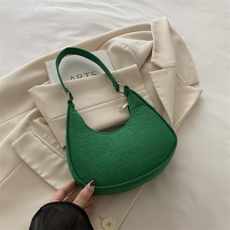 Autumn new crescent bag women's fashion casual trendy retro felt crocodile pattern armpit bag women's shoulder bag