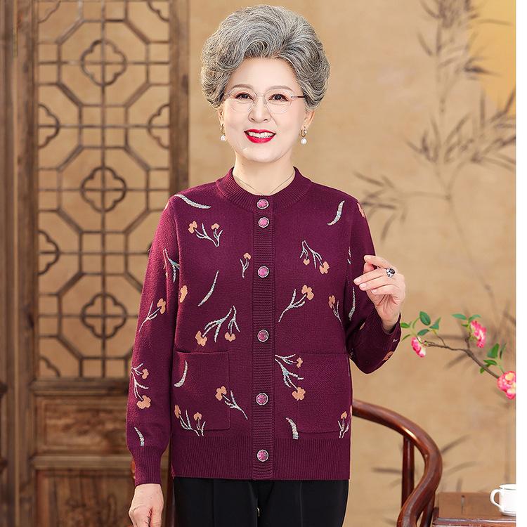 Old People Spring and Autumn Cardigan Sweater Women's Thermal Underwear Plus Velvet Padded Grandma Sweater Mother Winter Coat.