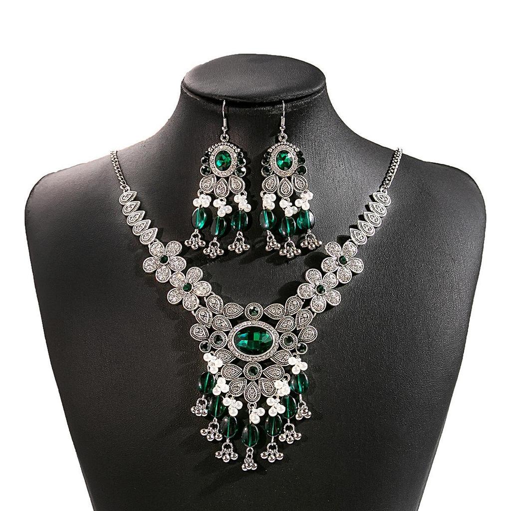 European and American luxury flower jewelry set, retro fringed round gemstone necklace geometric water drop square earrings for women