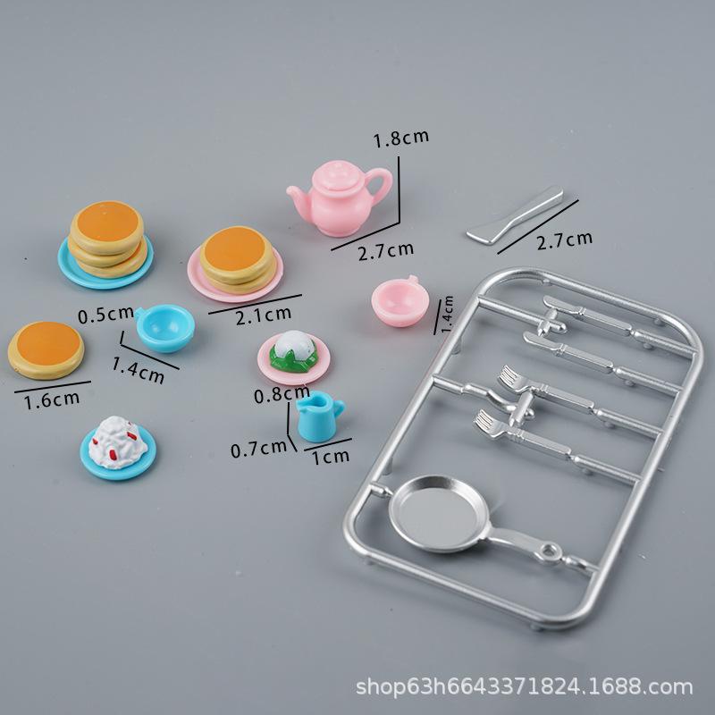 Playing Home Kitchen Mini Castle Villa Accessories Cutlery Kids Girls Family Kitchen Parent-Child Scene Toys