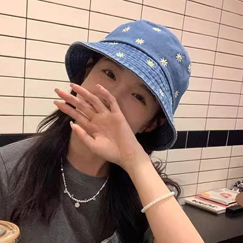 Chrysanthemum Embroidered Cowboy Smiling Face Fisherman Hat Women'S Sunshade Hat