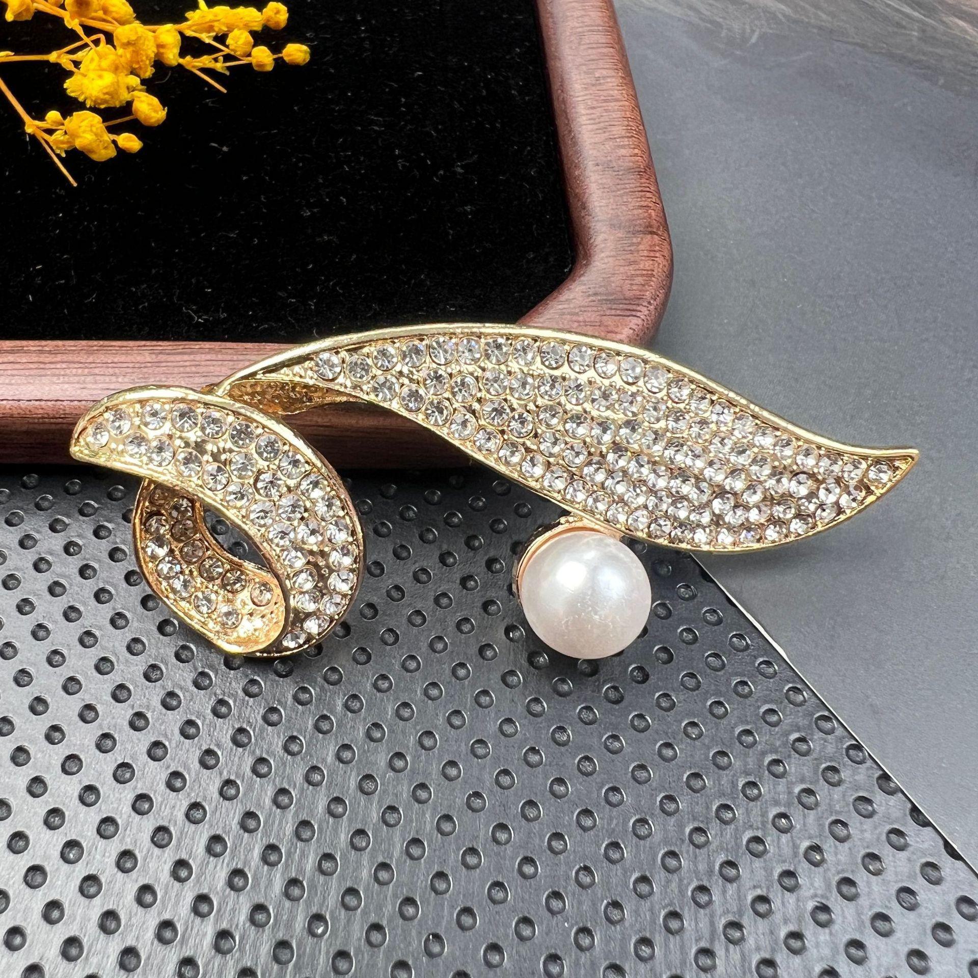 

Ретро-модная высококачественная брошь-булавка из хрусталя и бриллиантов - стильный аксессуар для одежды из сплава BZ011