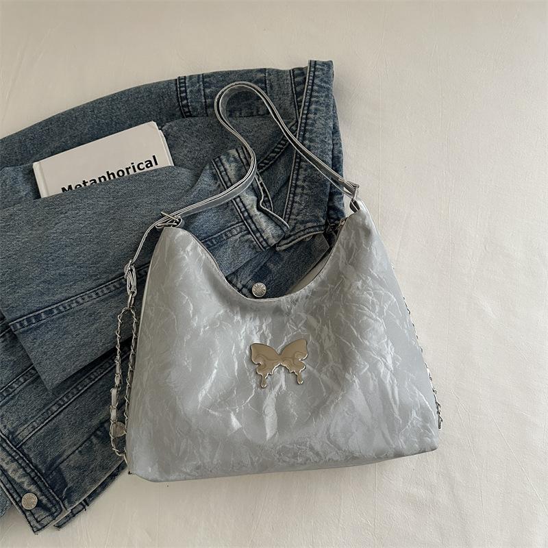 Butterfly fashion backpack, new chain, shoulder messenger bag, large-capacity tote bag for students in class