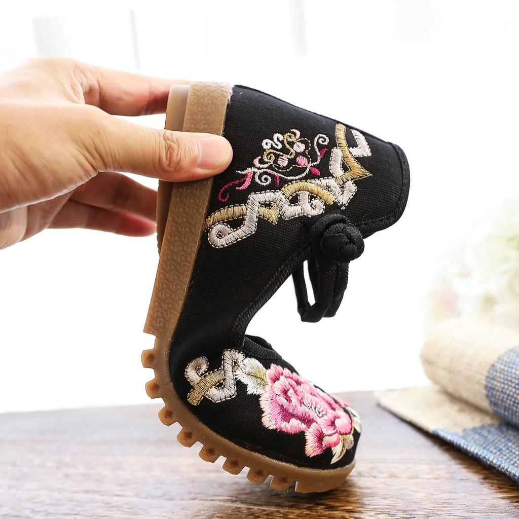 Flat Shoes, Beef Tendon Sole Loose Fat Feet Large Size Women's Shoes, Middle-aged and Elderly Mother Shoes Embroidered Cloth Shoes Single Shoes