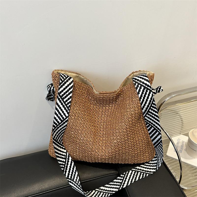 

Stylish Japanese Summer Woven Tote Bag For Beach Vacations And Daily Use