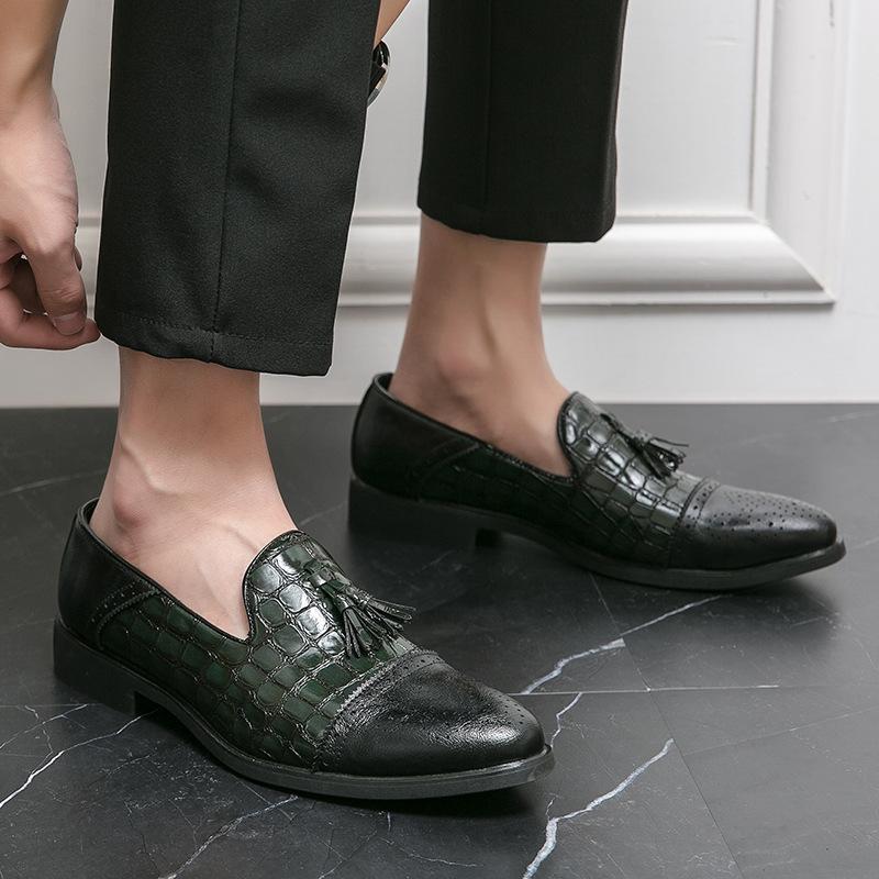Large Size British Tassel Foot Set Pointed Leather Shoes Business Dress Korean Version of Young Hairstylist Brock Men's Shoes