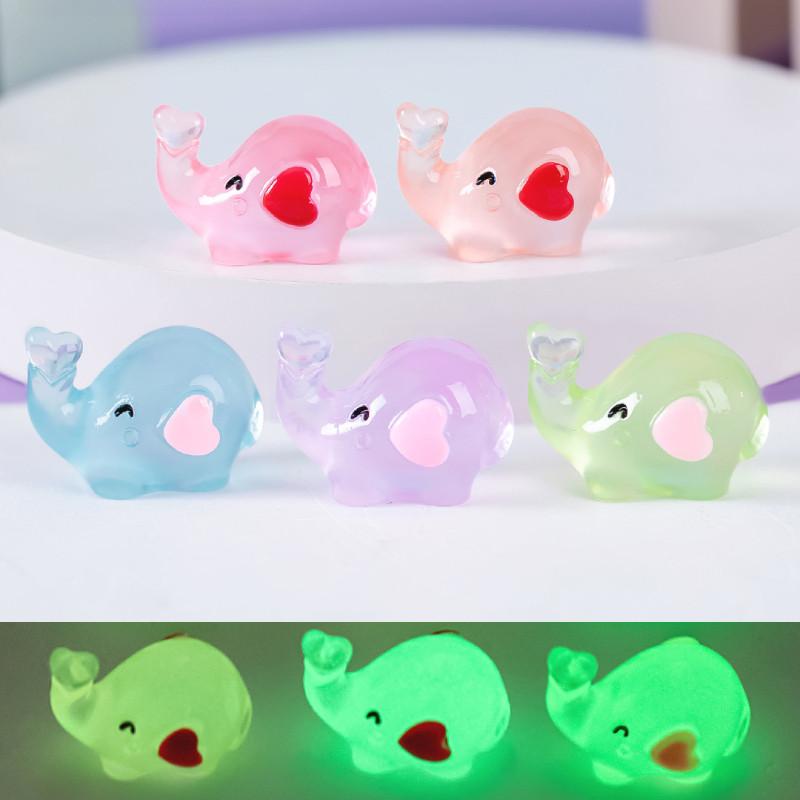 Landscape Luminous Micro Heartshaped Elephant Resin Decor Car Doll Ornament