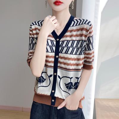 New Summer V-neck Short-sleeved Knitted Sweater for Women, Loose Pullover, Contrasting Color Air-conditioned Sweater, High-end Jacquard
