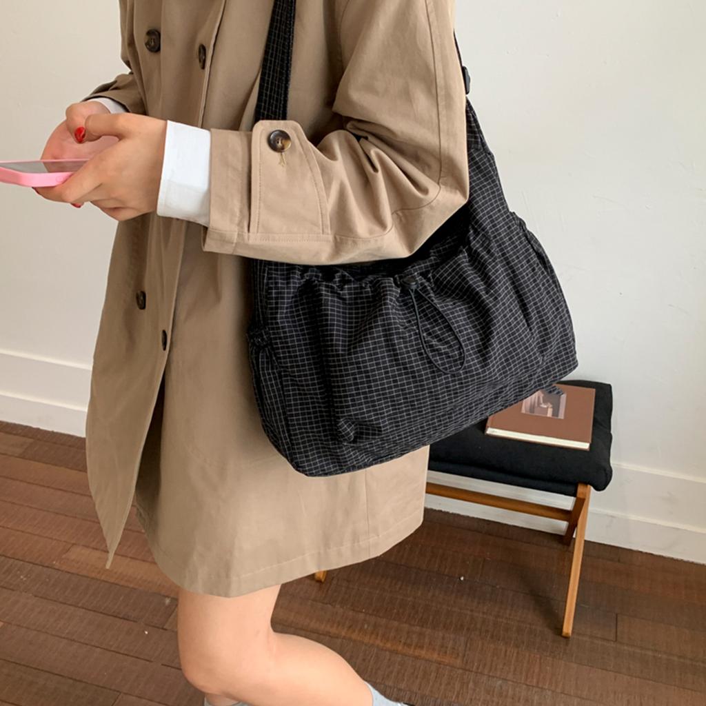 Nylon Women Checkered Sling Bag Pleated Cloud Shoulder Bag Drawstring Tote Bag Large Capacity Portable Travel Messenger Bag
