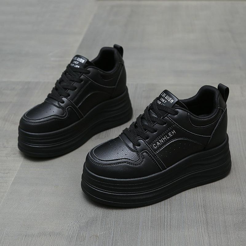 2025 new little white shoes women's shoes super fire versatile thick sole heightening breathable sports board shoes soft sole casual bread shoes