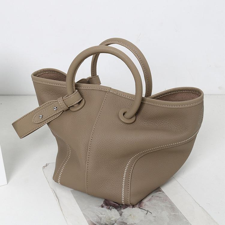 A Niche Vegetable Basket, Tote Leather, Laid-back Style, Hand-held Bag, Shoulder Bag, Soft Leather Water Bucket