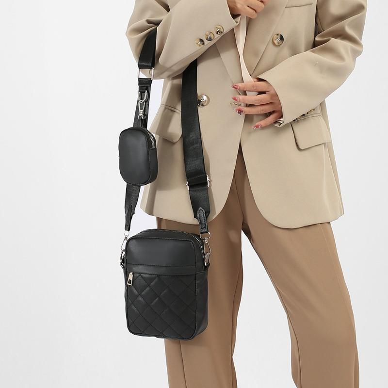 New Messenger Bag Large Capacity Embroidery Thread Rhombus Shoulder Satchel Niche Mobile Phone Bag