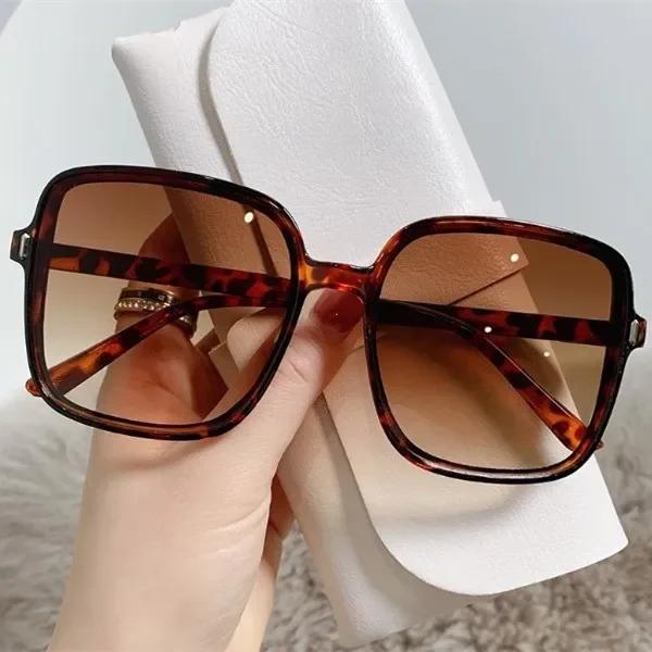 New Gradient Sunglasses Female Large Frame Retro Men Brand Designer Square Eyeglasses Leisure Shades Eyewear Uv400