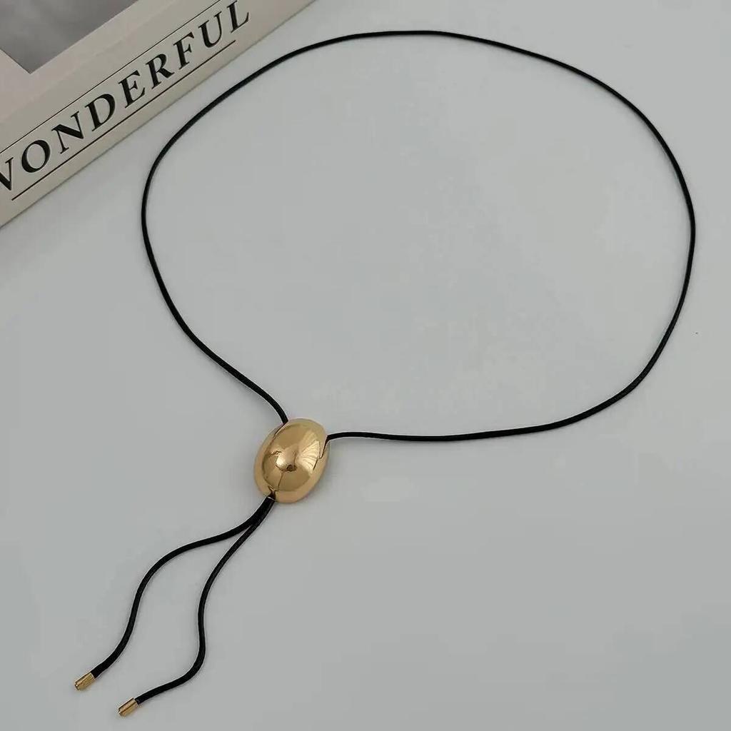 Salircon Creative Black Leather Rope Chain Necklace for Women Simple Geometric Oval Adjustable Choker Necklace Party Jewelry