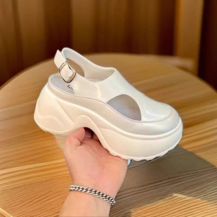 Small hollow bag head sandals women's outer wear 2025 summer new thick-soled muffin versatile casual fashion sandals