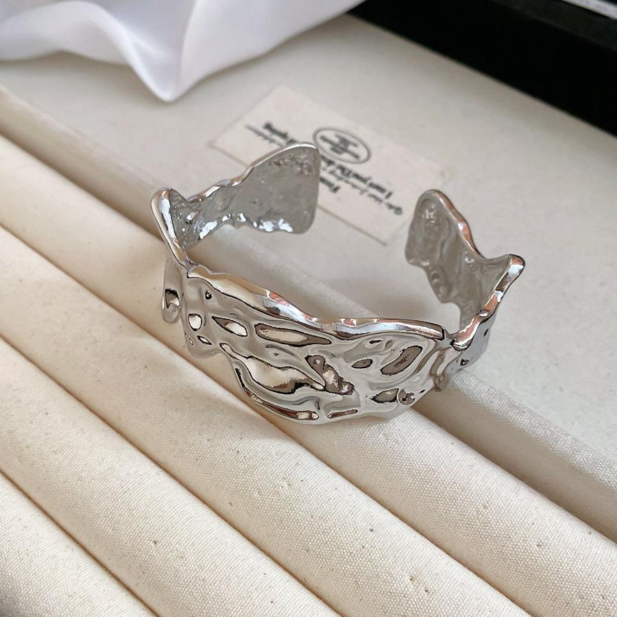 Metal irregular pleated opening bracelet European and American personality simple temperament bracelet light luxury jewelry