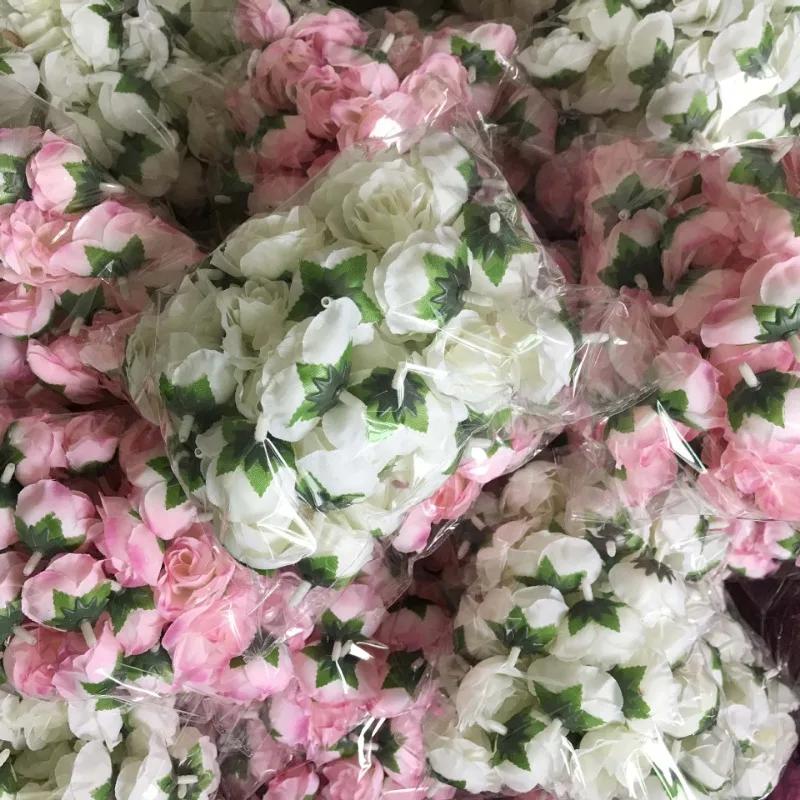 100 STÜCKE/Bündel Künstliche Rosenkopfblume Seide Bulk Party Hochzeit Künstlicher Strauß Dekor Zuhause Kunstpflanzen Wohnzimmerdekoration