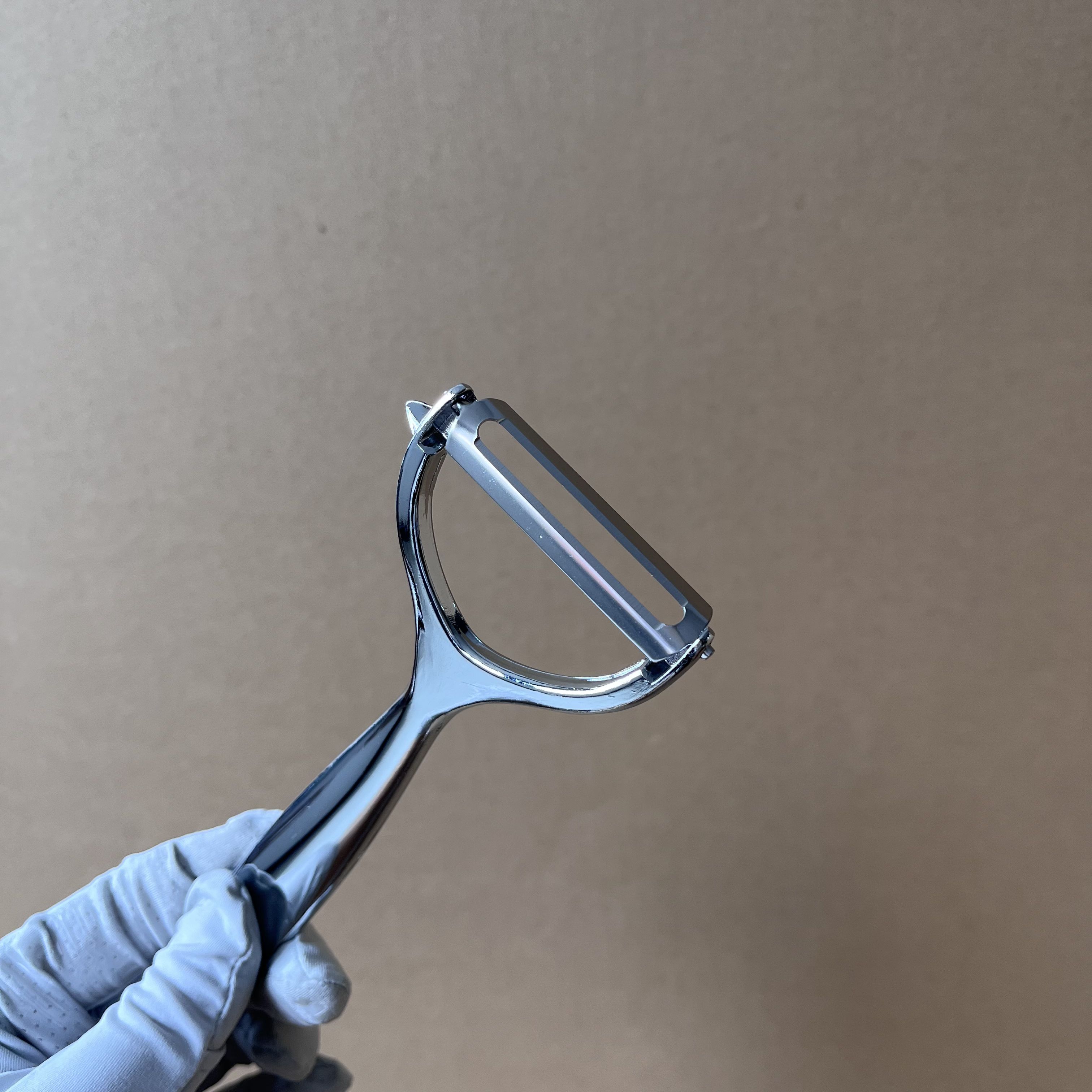 

Kitchen Professional Potato Peeler Fruit And Vegetable Razor Zinc Alloy Peeler Home Use Efficient Skin Removal Tool