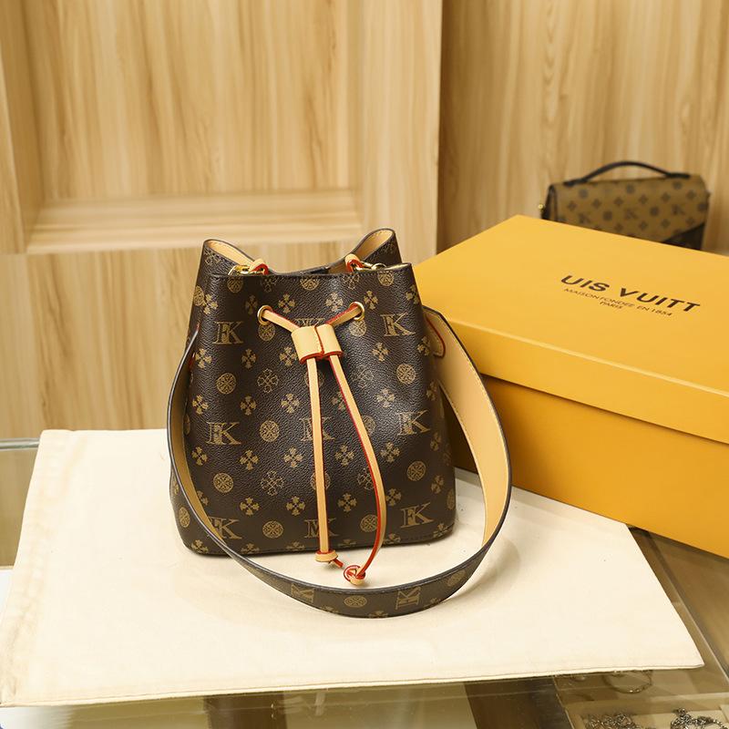 

Bag women s new trendy autumn and winter niche design high-end retro bucket messenger bag