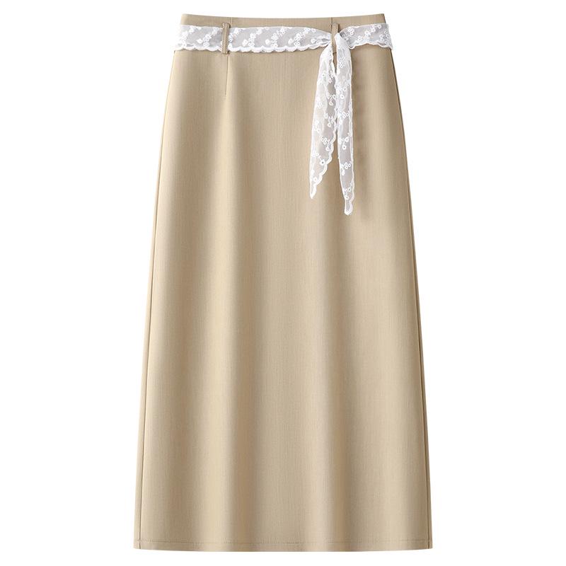 Damska biała koronkowa spódnica midi w kształcie litery A – dopasowana w biodrach, casualowa i petite, kolekcja lato 2025