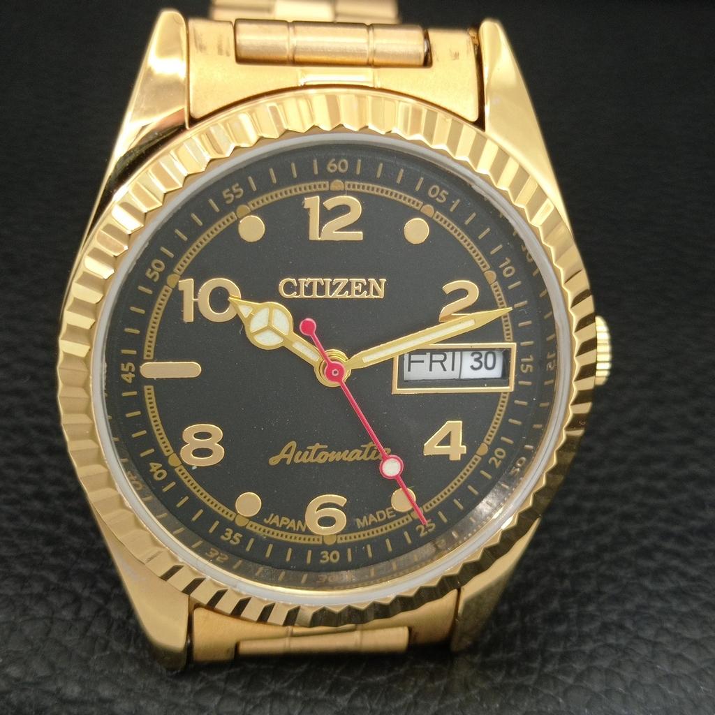 JAPAN VINTAGE REFURBISHED CITIZEN AUTOMATIC 8200 MENS BLACK DIAL WATCH a445362-1