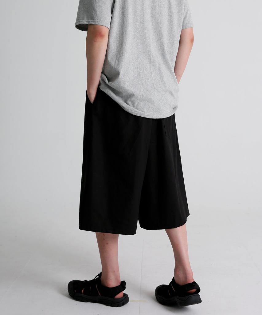 UMM City Boy Double-Pleated Bermuda Banding Pants Black