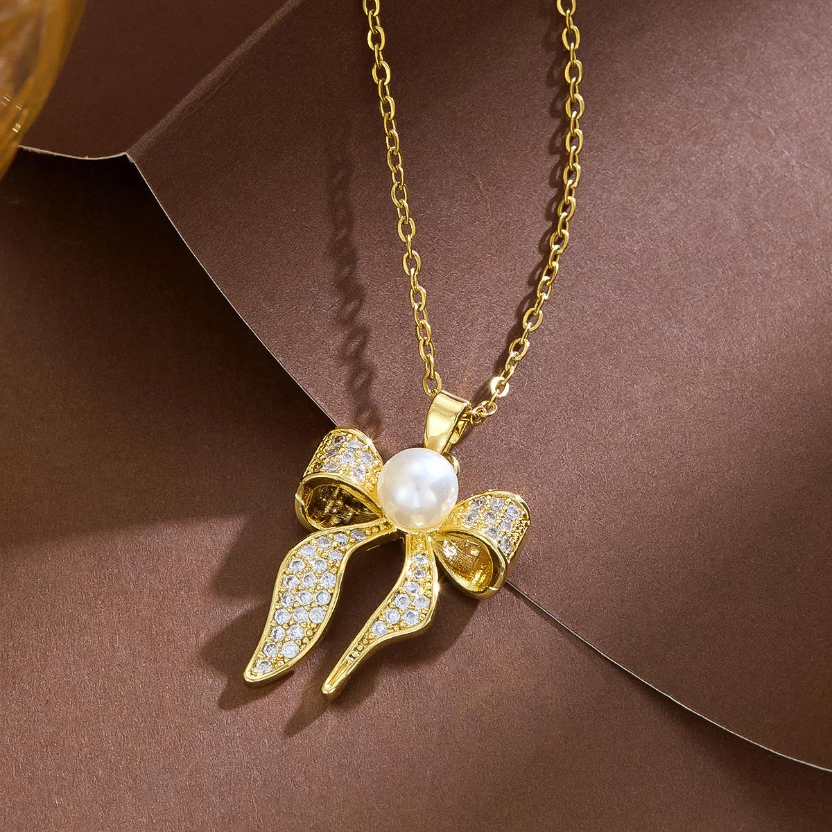 Bow-encrusted Diamond Super Flash Necklace Female, French Light Luxury Niche Design Sense Cold Wind Versatile Collarbone Chain