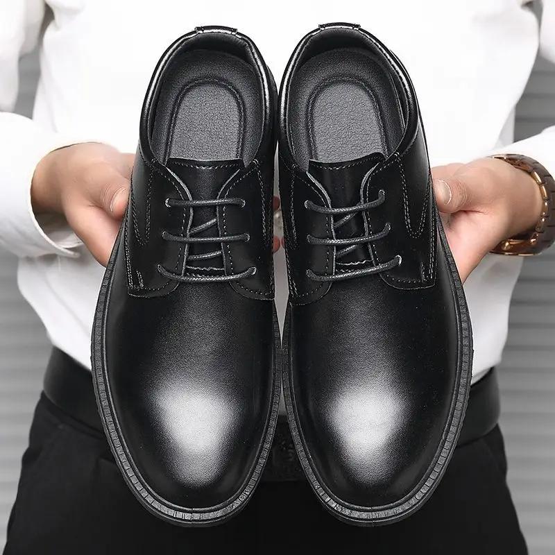 Scarpe da Uomo in Pelle Laccate Semplici Morbide Nere Legittime Lusso Vendita Elegante Nuovi Arrivi Offerta Calzature Slip-on Retrò Scarpa Casual da Uomo