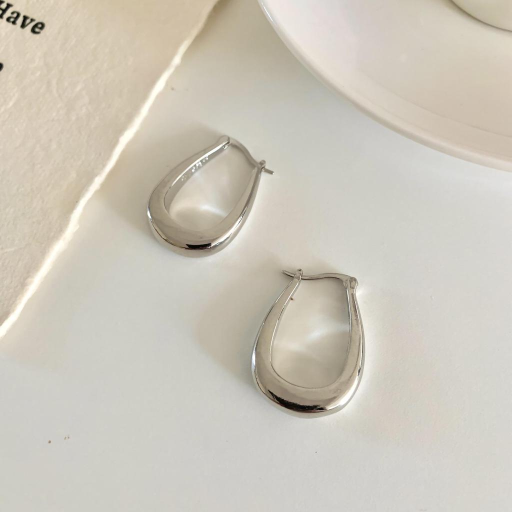 Personalized Geometric U-Shaped Earrings: Cool Retro Fashion Minimalist Metal Texture Studs for Women