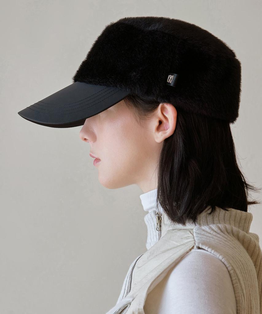 Bajal Va Square Fly Label Fur Bellboy Cap Black