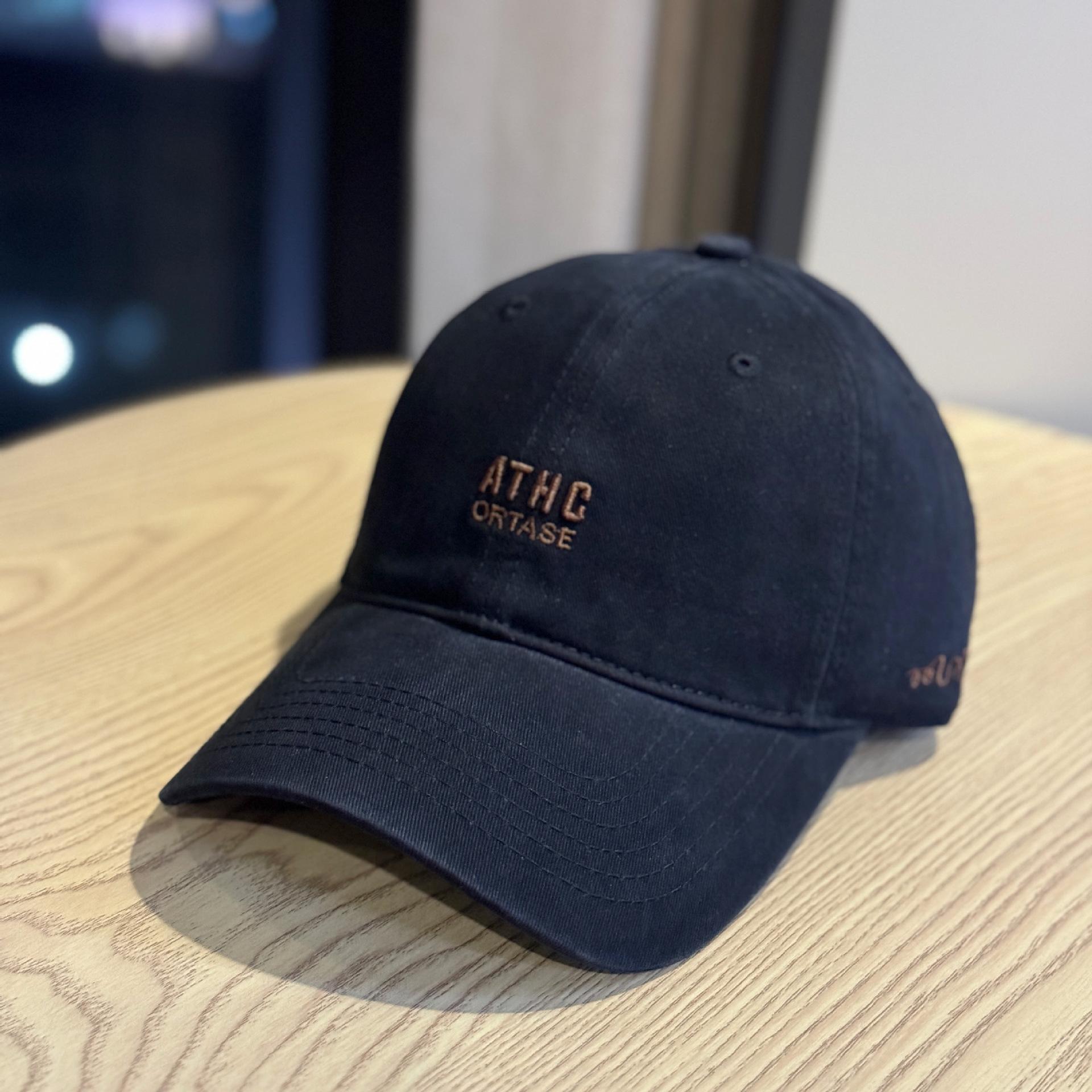 

Spring and summer vintage washed letter print ATHC Embroidered soft-top baseball cap for men and women, wide brim, face-slimming, trendy duckbill cap Adult54-60Adjustable чёрный